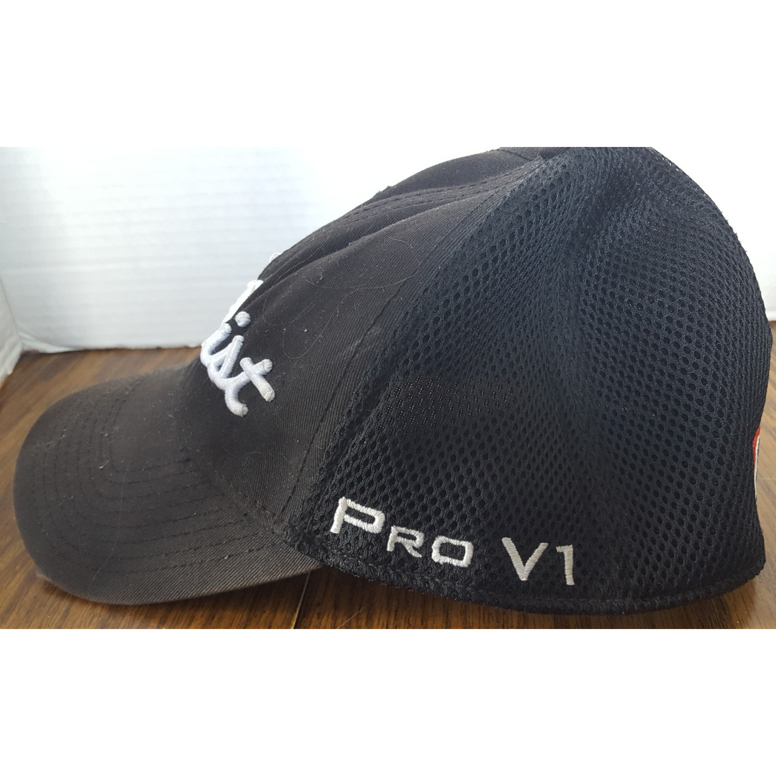 Titleist Pro V1 Footjoy Black Golf New Era Fitted Hat Size Small-Medium — image 4 of 6
